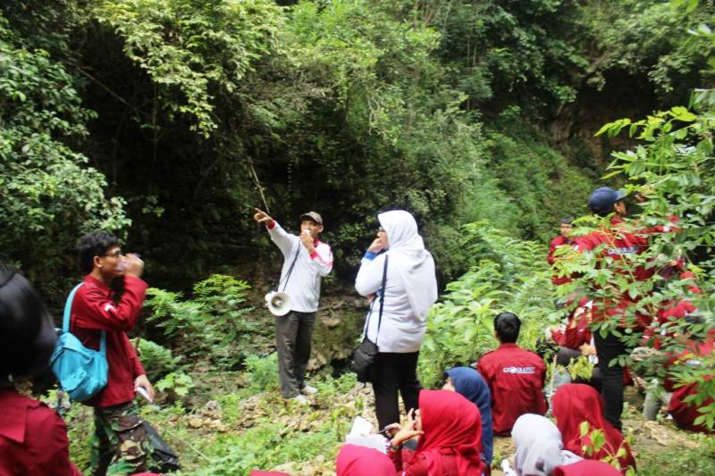 Pengamatan morfologi karst di Kalisuci Gunungkidul